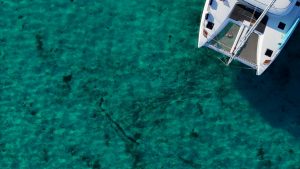escursioni in repubblica dominicana, catamarano in mare, punto di rotta