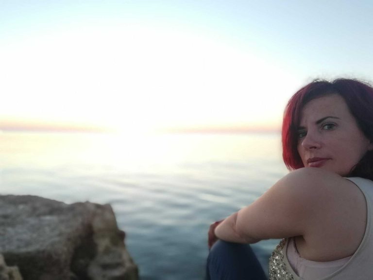 tramonto di sidi jmour, donna al tramonto, punto di rotta