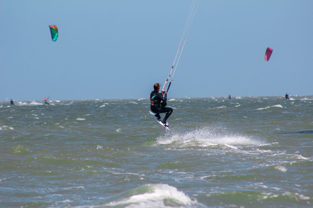 cabarete beach, persona che fa kitesurf, punto di rotta