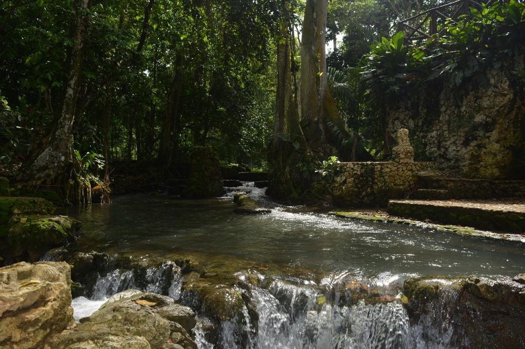 vacanze in montagna, cascata, punto di rotta