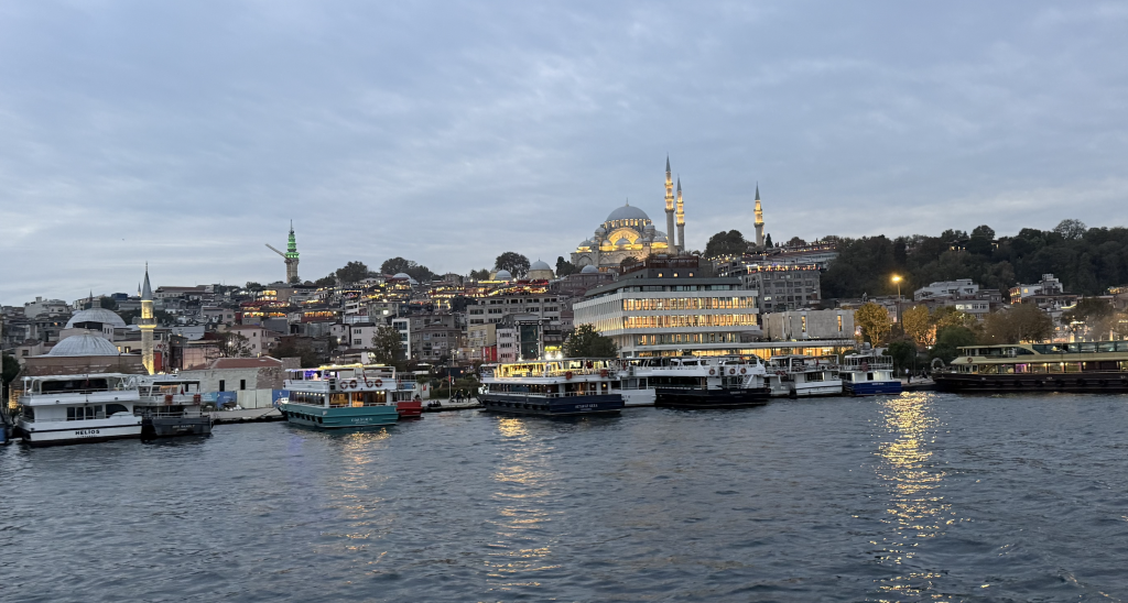 dove dormire a istanbul, porto, punto di rotta