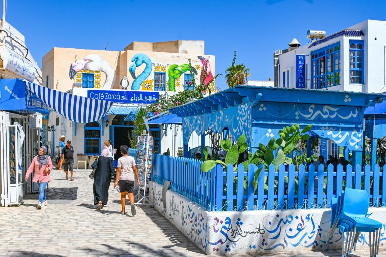 djerba dove si trova, houmt souk, piazza con bar, punto di rotta